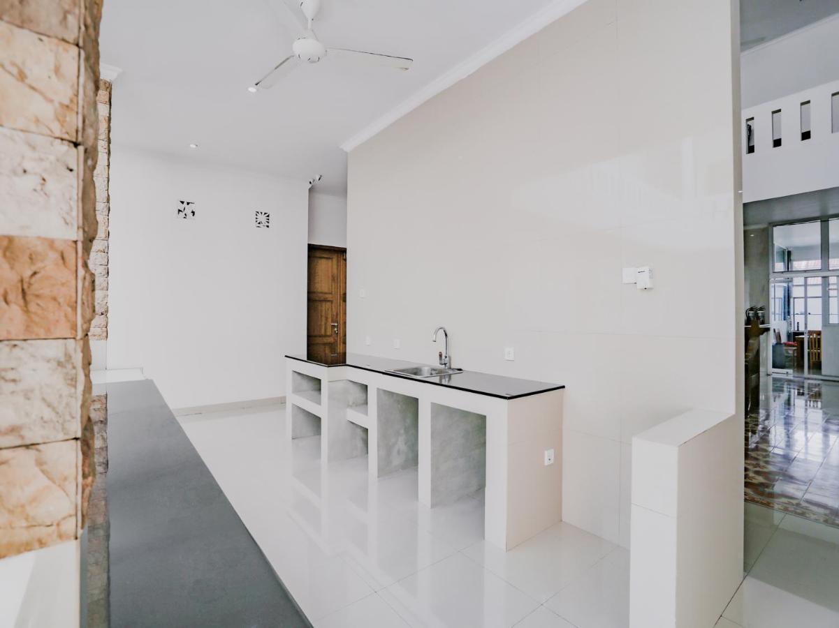 OYO 3980 Lestari Residence Seminyak Extérieur photo